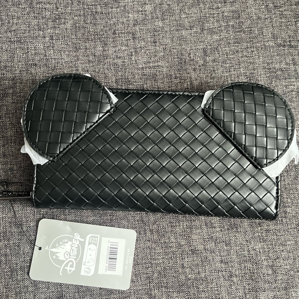-SOLD- NWT Disney Loungfly Wallet